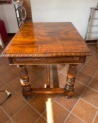 Tavolo noce restaurato