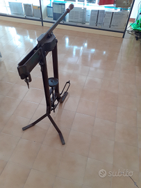 Tappatrice vintage in ferro