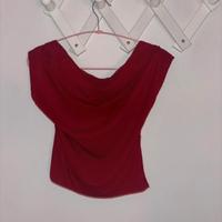 top rosso con schiena scoperta