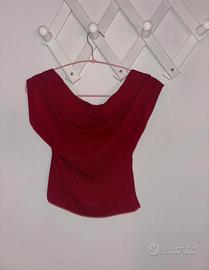 top rosso con schiena scoperta