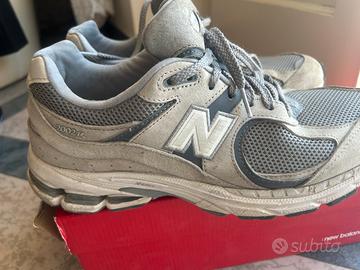 Scarpa new Balance 2002 r grigia