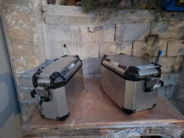 Coppia di valigie Givi trekker outback 37 e 48 lt.