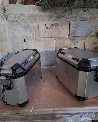 Coppia di valigie Givi trekker outback 37 e 48 lt.