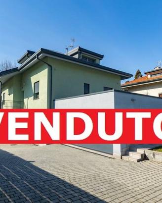 Villa di 260 m² con 4 locali e box auto doppio a N