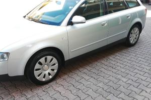 AUDI A4 2ª serie - 2003