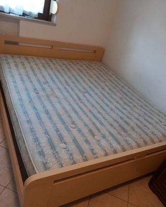 Letto matrimoniale