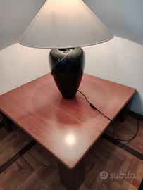 tavolo da salotto, con lampada 