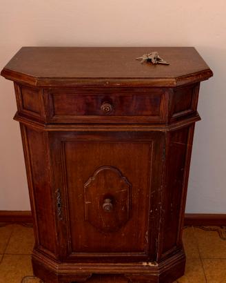 mobiletto in legno