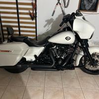 Street glide special