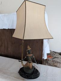 lampada con danzatrice thai ottone 