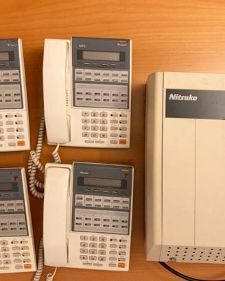 NEC 4 x TELEFONI PROPRIETARI E CENTRALINA ISDN