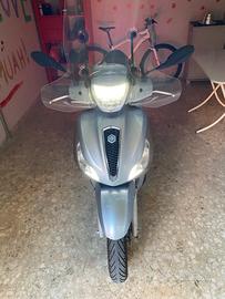 scooter piaggio medley 125 3000 km anno 2025