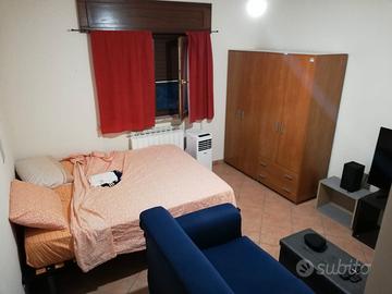 Ampia stanza singola e bagno uso esclusivo