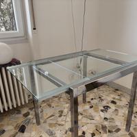 Tavolo in cristallo allungabile