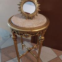 Tavolino per abbellimento