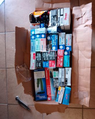 Materiale di cartoleria per ufficio 