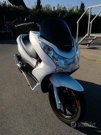 Honda pcx 125 cc  