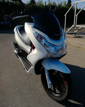 Honda pcx 125 cc  