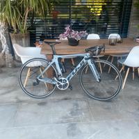 Bici da strada in carbonio