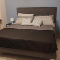 Struttura letto matrimoniale senza materasso