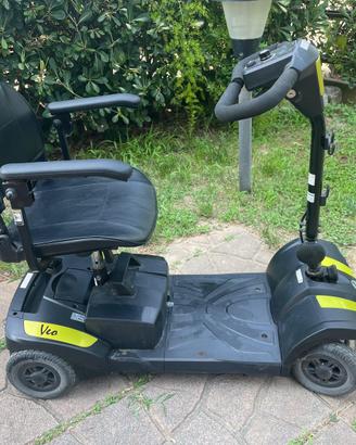 Scooter elettrico per anziani o mobilità ridotta