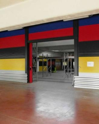 Immobile di 750 m² con 1 locale a Teverola