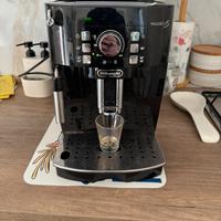 Macchina caffe delonghi magnifica S