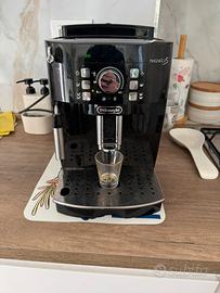 Macchina caffe delonghi magnifica S