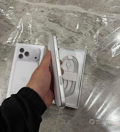 Iphone 17 pro 512 nuovo accetto scambi con iphone