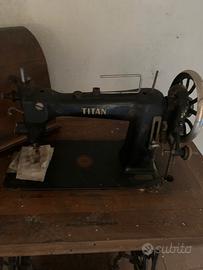 Macchina da cucire TITAN vintage