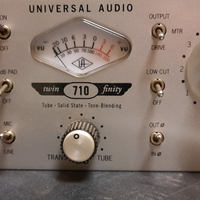 Universal Audio 710 Twin-Finity