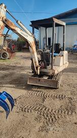 miniescavatore bobcat 220 