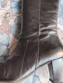Stivale in pelle nero