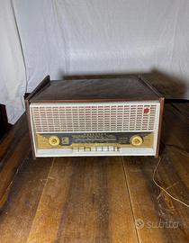 Radio con giradischi vintage Europhon