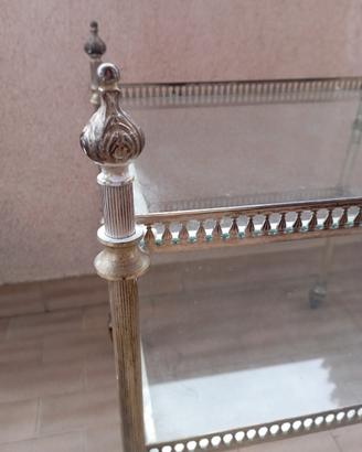 Tavolino piccolo con ruote tardo Liberty