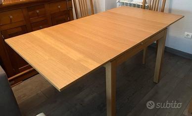 Tavolo allungabile con 4 sedie