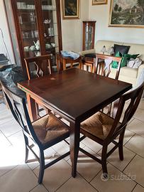 Tavolo allungabile con 4 sedie