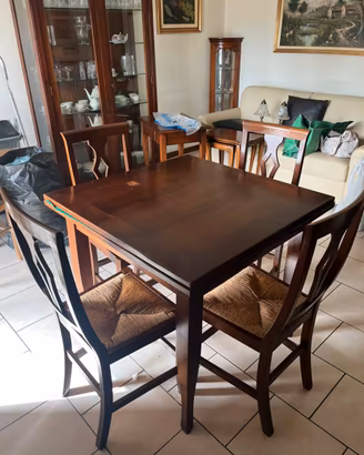 Tavolo allungabile con 4 sedie