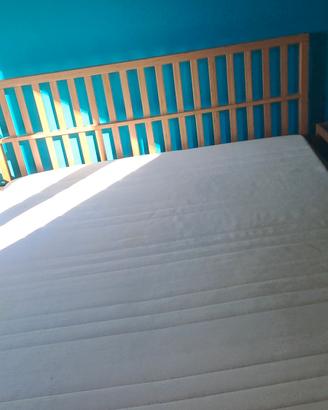 Letto in bambu', comodini e materasso