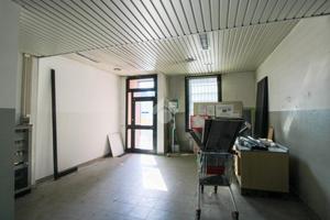 NEGOZIO A CAVENAGO DI BRIANZA