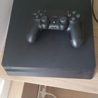 PlayStation 4 slim + 4 giochi