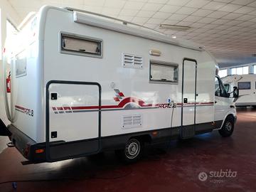 Camper ARCA4.8 suMERCEDES-SEMPRE RIMESSATO COPERTO