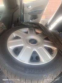 4 cerchi Ford Focus C Max con copri cerchi 