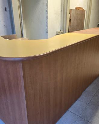 Bancone negozio e reception in legno 