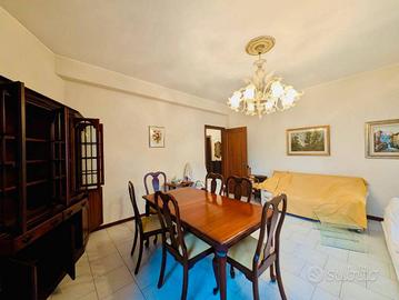 Appartamento di 90 m² con 3 locali e box auto a Ve