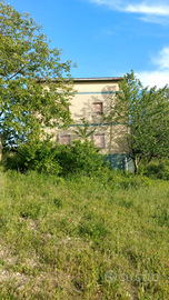 Terreno con casa di campagna