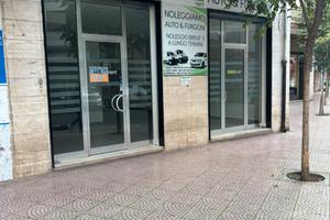 Locale mq 100 via Lombardia