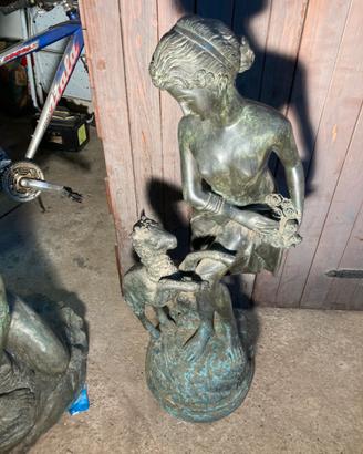 Statua in bronzo pastorella con agnellino h 105 cm