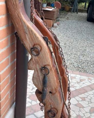 Antico Giogo per Buoi in Legno Massello Intagliato