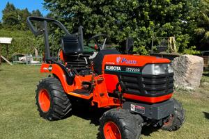Trattorino Kubota BX2200 + Pala Frontale Con Benna